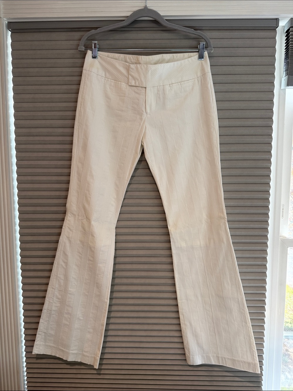 Arden B . Cream Textured Flared Pants - size 2/4